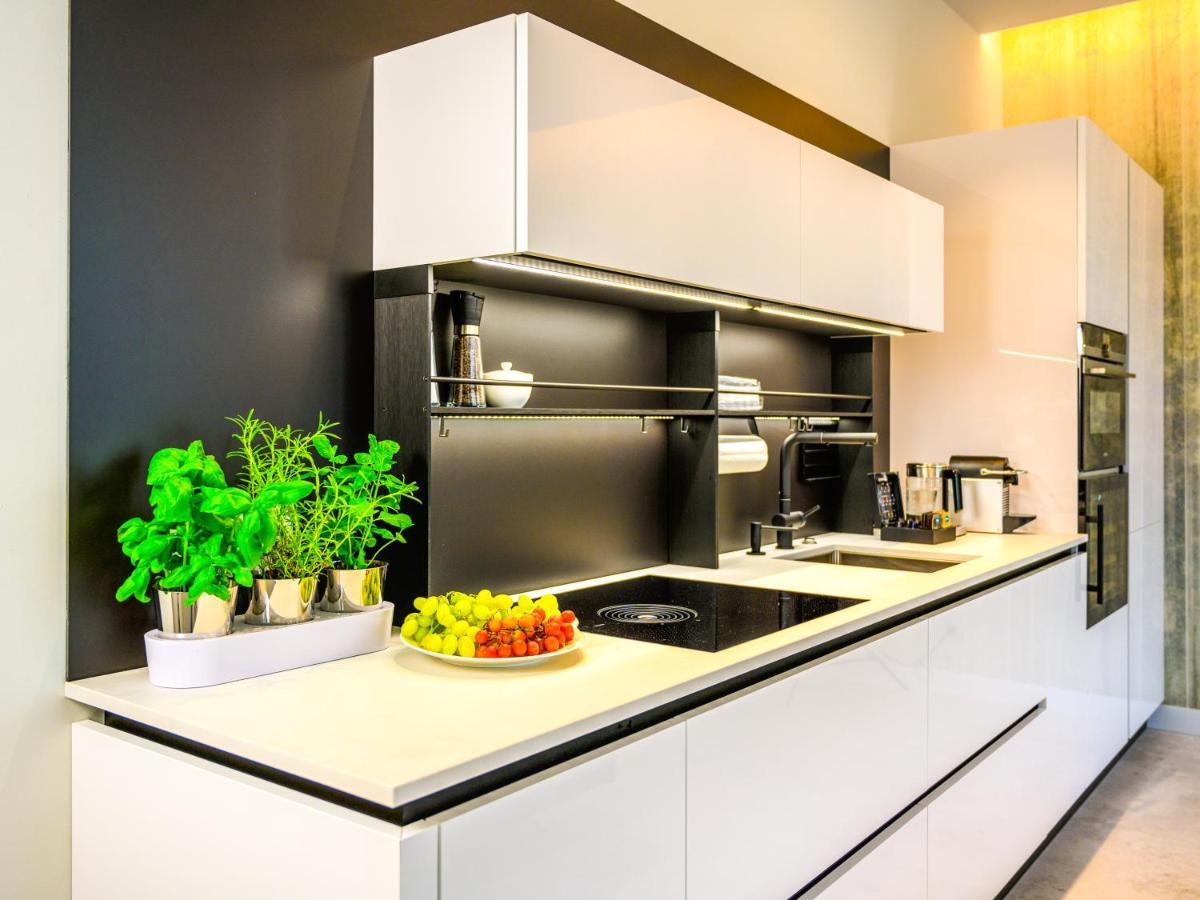 Pietryna Apartments Luxury - Sauna , Jacuzzi , Bezposrednio Przy Ul Piotrkowskiej 罗兹 外观 照片
