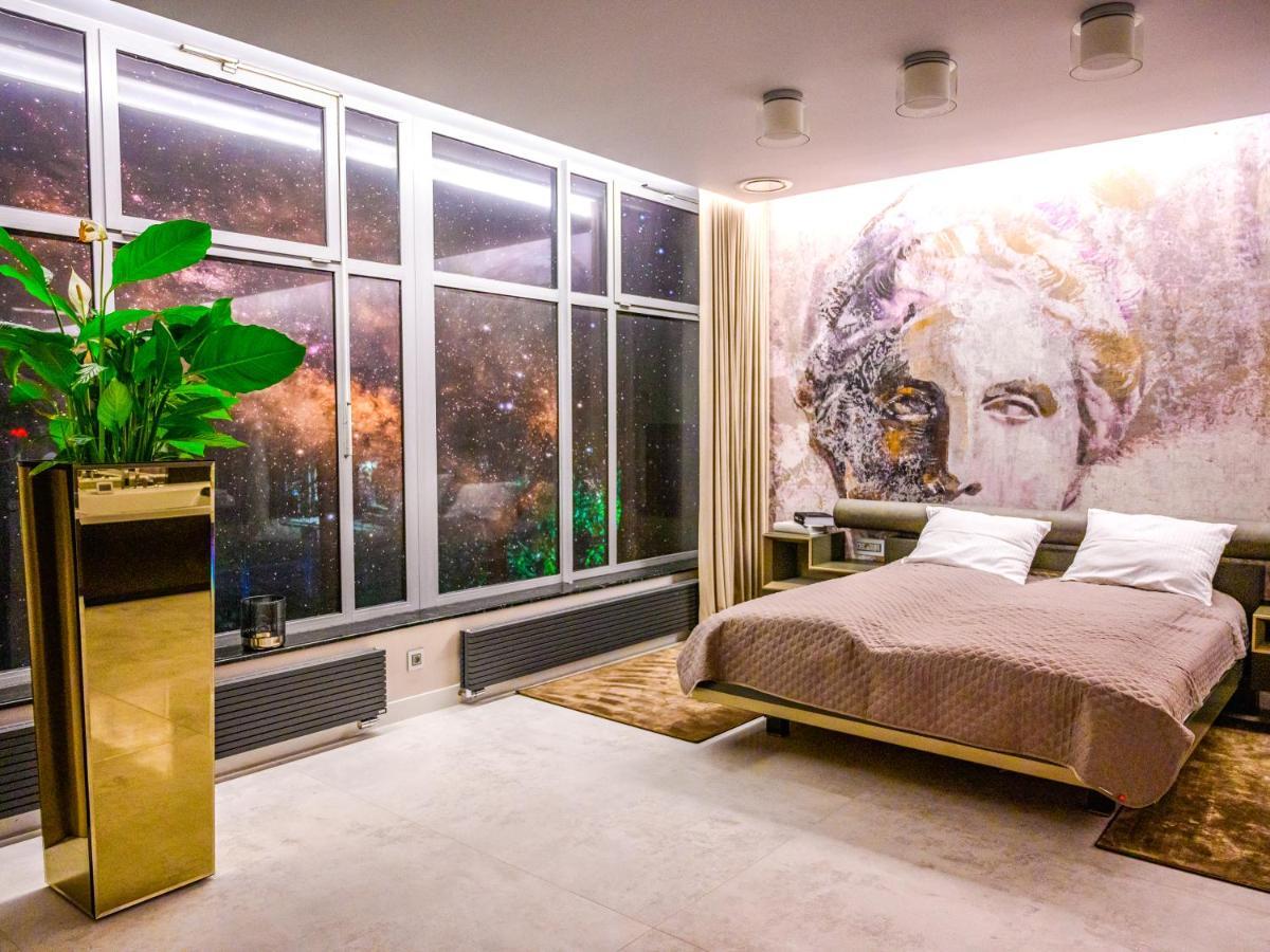 Pietryna Apartments Luxury - Sauna , Jacuzzi , Bezposrednio Przy Ul Piotrkowskiej 罗兹 外观 照片