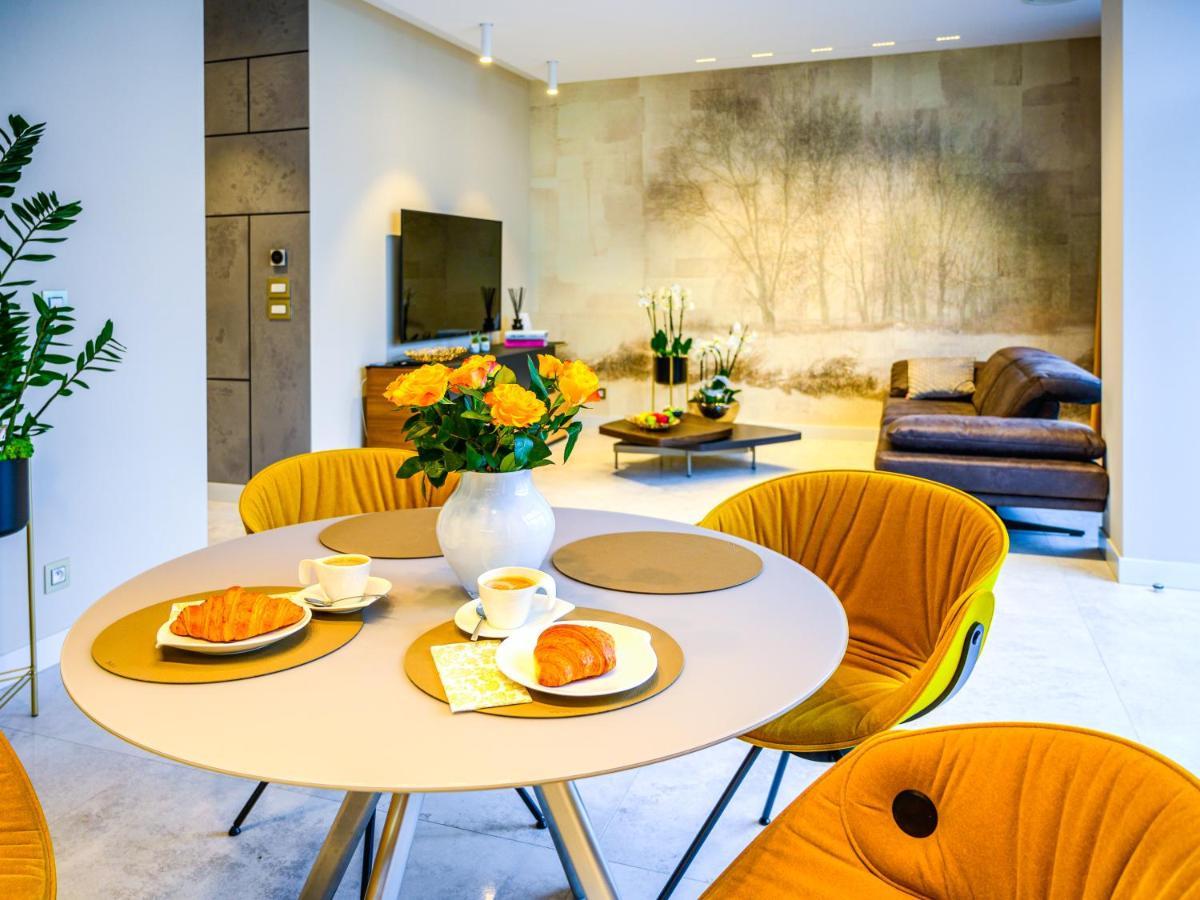Pietryna Apartments Luxury - Sauna , Jacuzzi , Bezposrednio Przy Ul Piotrkowskiej 罗兹 外观 照片