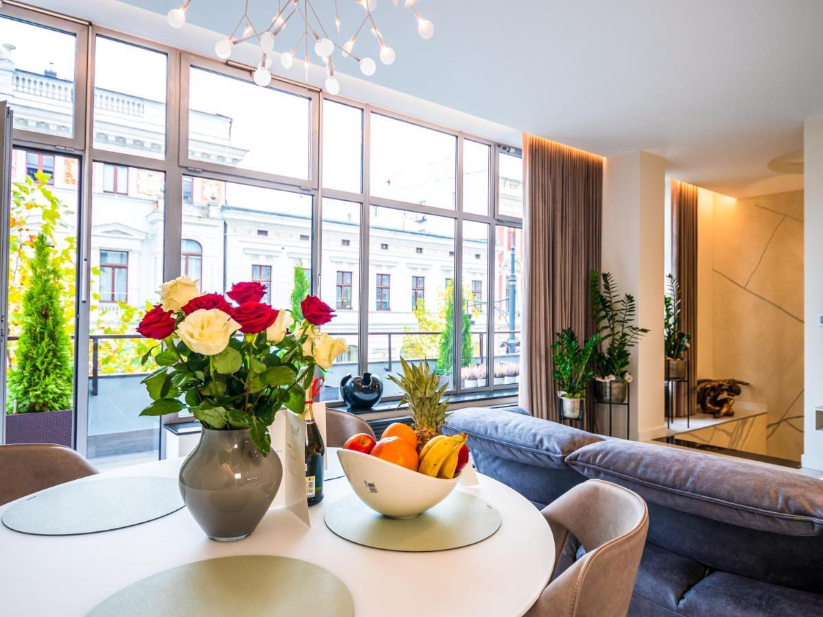 Pietryna Apartments Luxury - Sauna , Jacuzzi , Bezposrednio Przy Ul Piotrkowskiej 罗兹 外观 照片