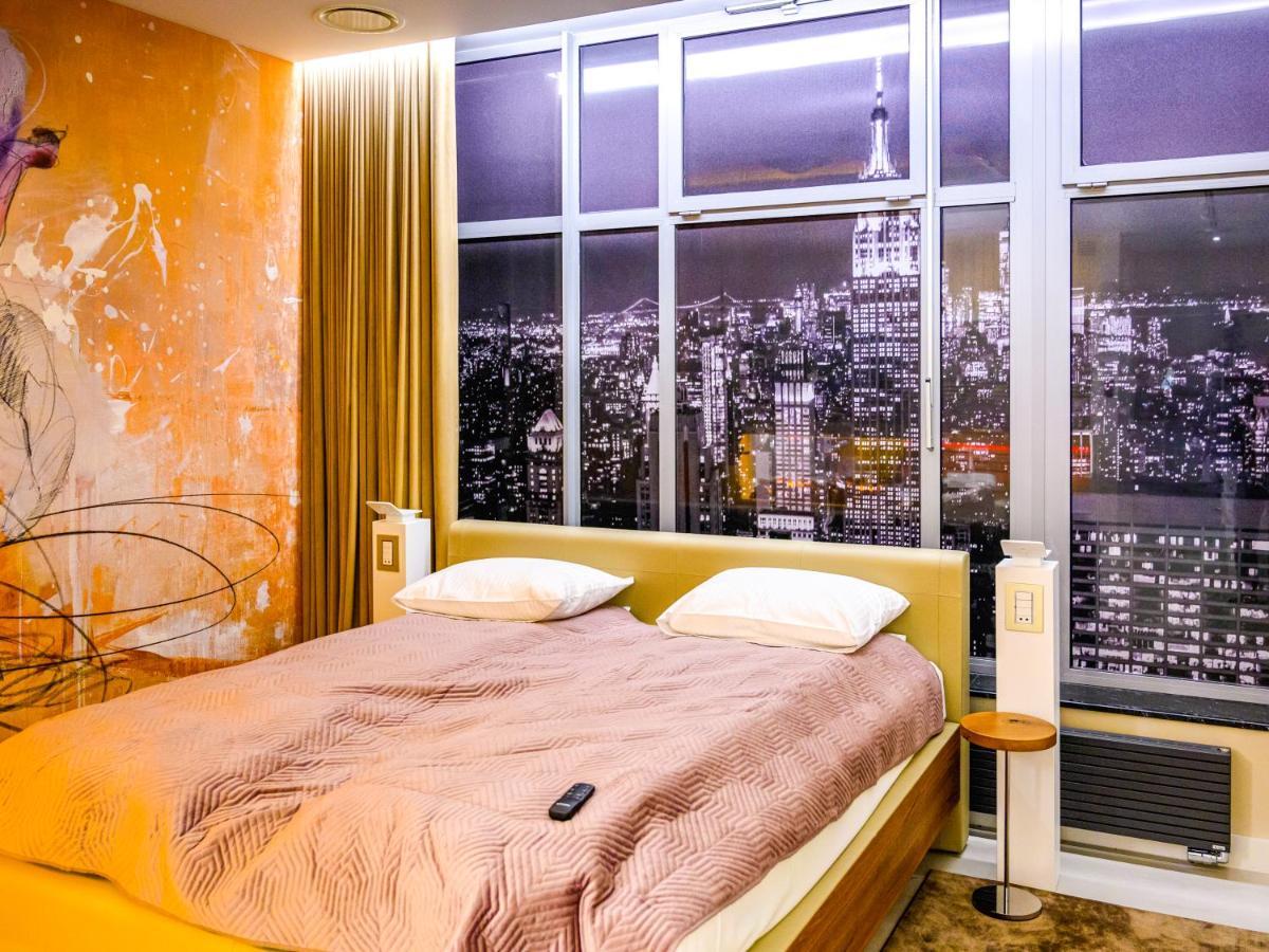Pietryna Apartments Luxury - Sauna , Jacuzzi , Bezposrednio Przy Ul Piotrkowskiej 罗兹 外观 照片