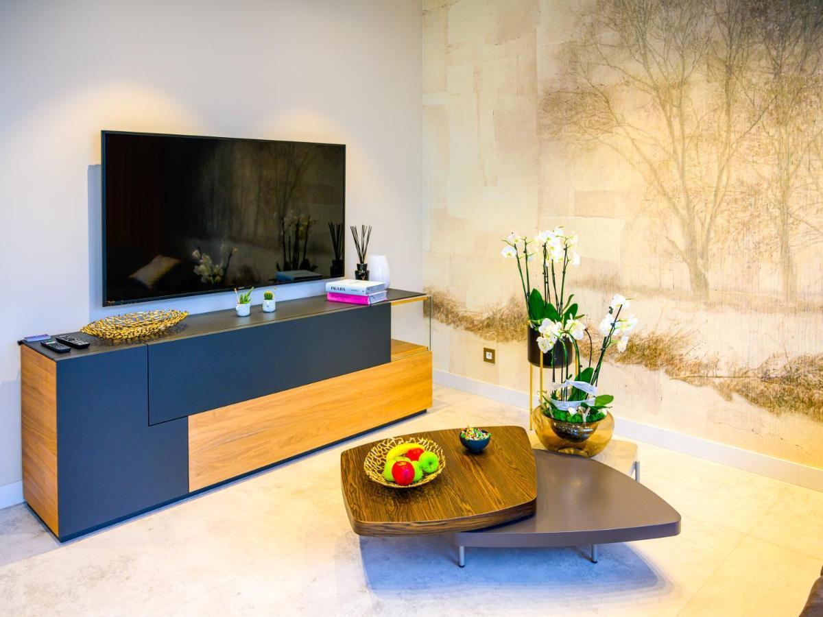 Pietryna Apartments Luxury - Sauna , Jacuzzi , Bezposrednio Przy Ul Piotrkowskiej 罗兹 外观 照片