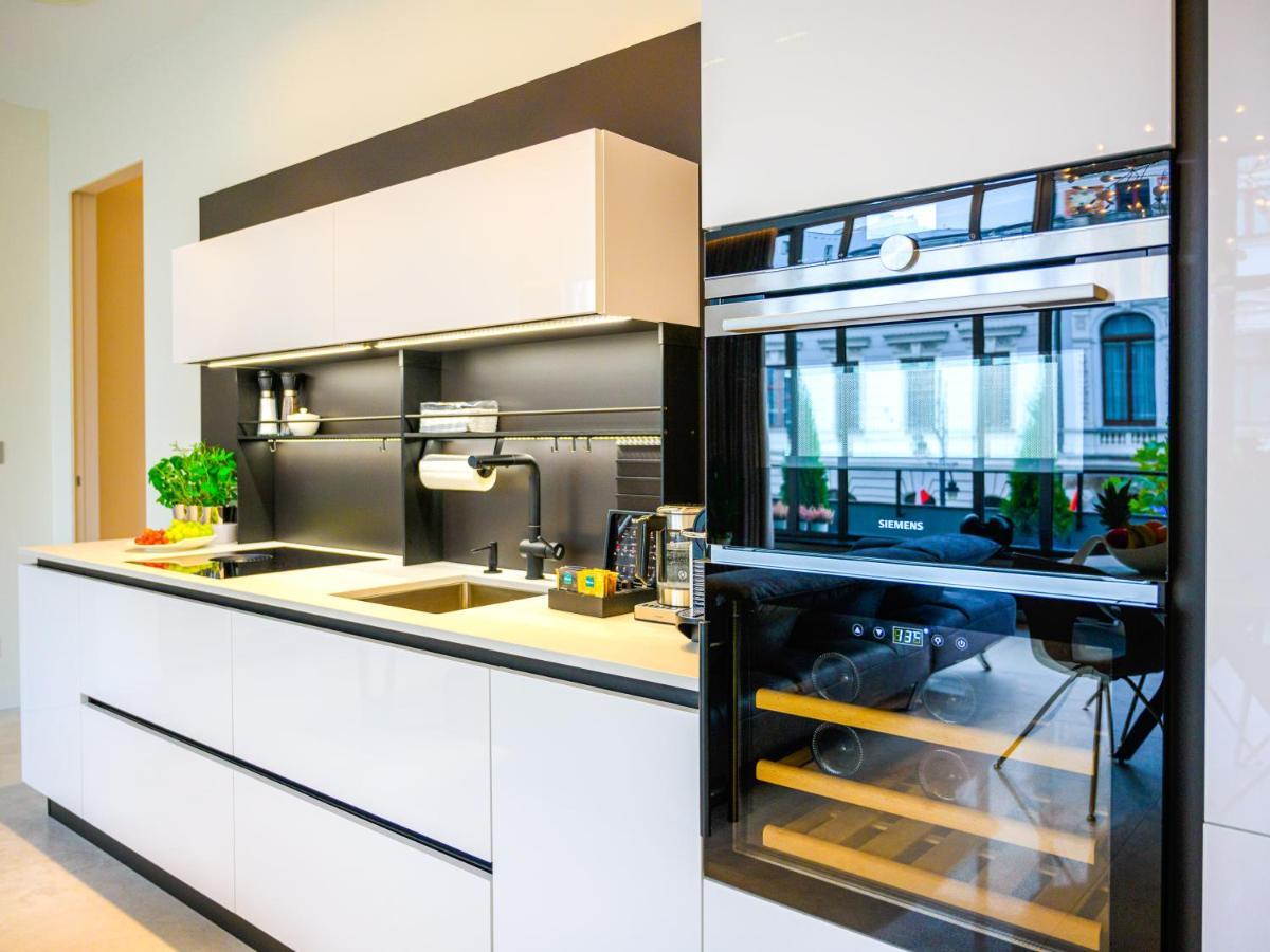 Pietryna Apartments Luxury - Sauna , Jacuzzi , Bezposrednio Przy Ul Piotrkowskiej 罗兹 外观 照片